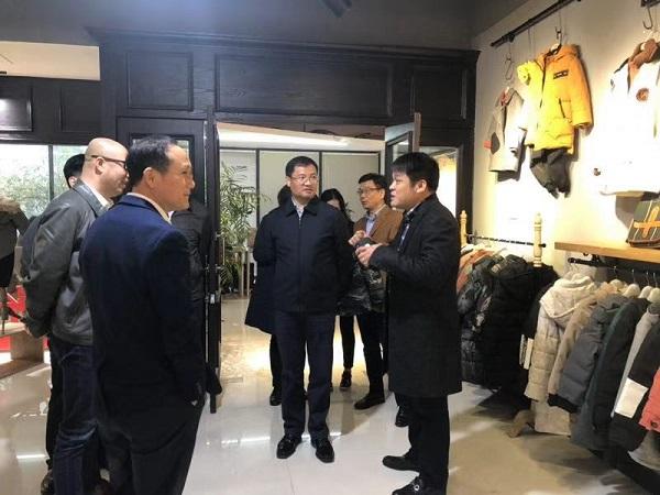 参观浙江布衣草人服饰有限公司.jpg