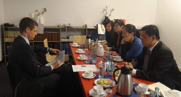 与德国纺织服装工业联合会会谈.jpg