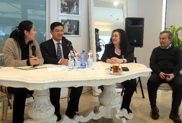与Center Gross 总裁会谈.jpg