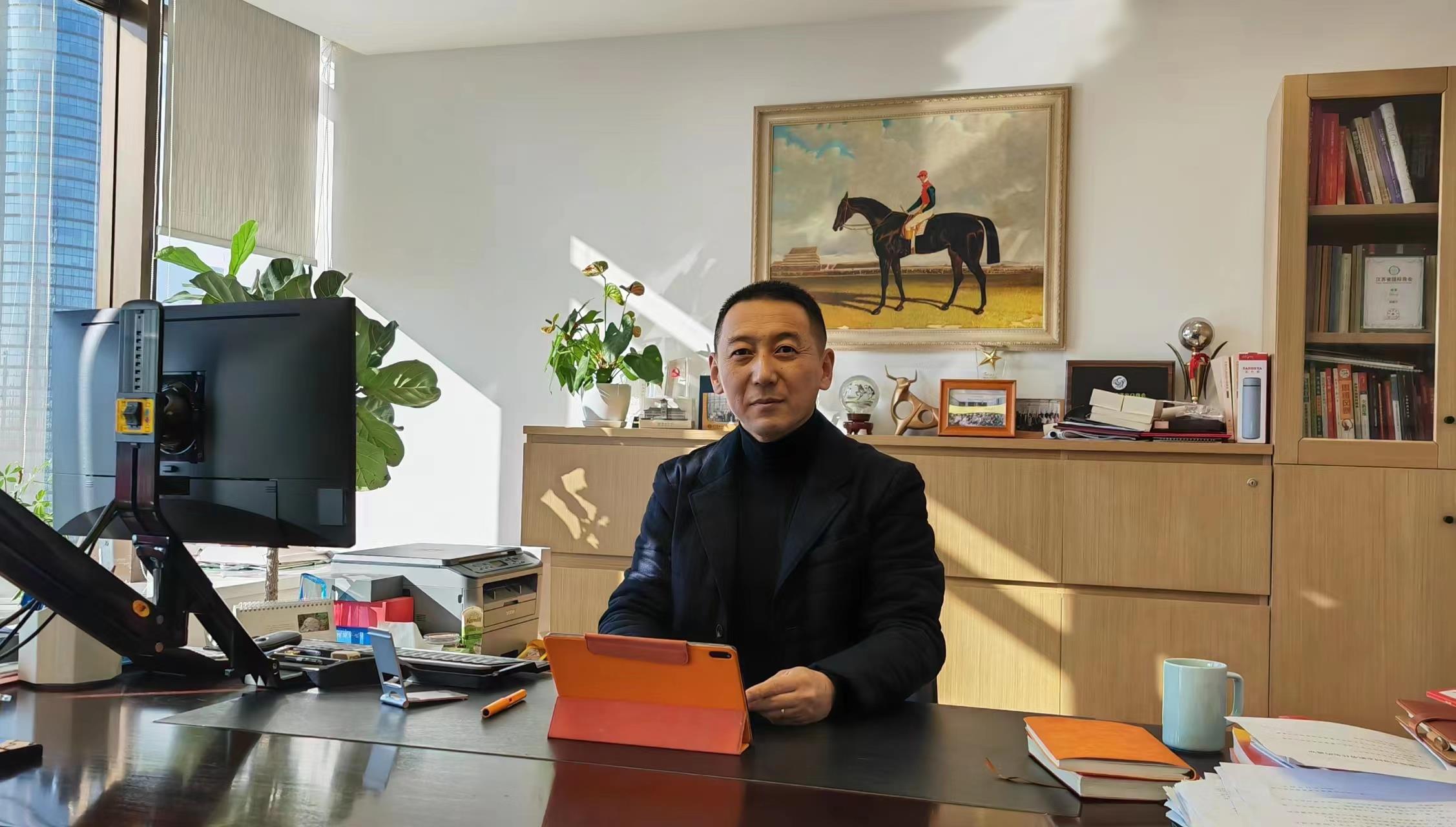 江苏汇鸿国际集团中嘉发展有限公司董事长谢榴丹.jpg
