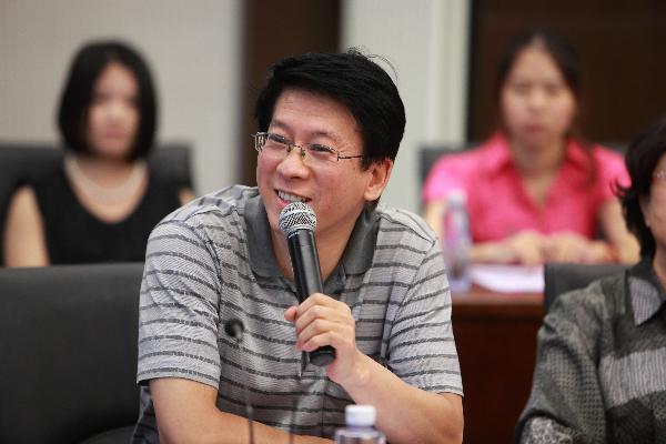 中国纺织品进出口商会秘书长张锡安.JPG